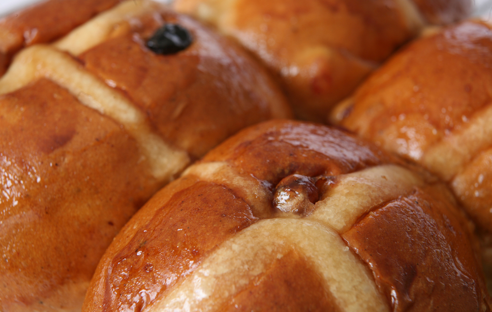 Findyello article on Caribbean Easter traditions with image of hot cross buns.